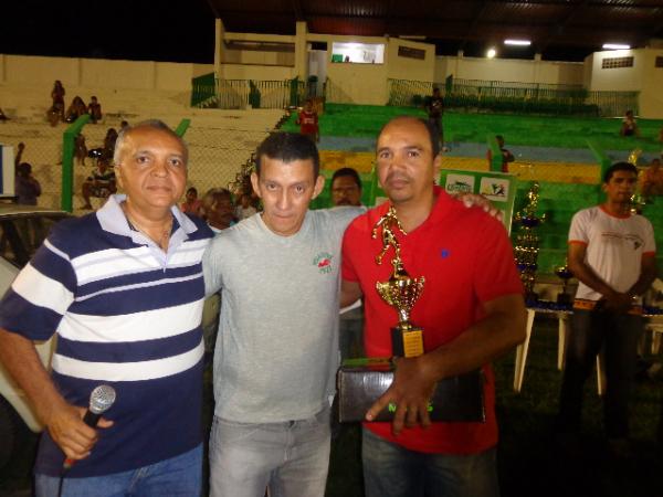 Reno vence 8 de Julho nos p&ecirc;naltis  e leva a melhor no Campeonato de Futebol Amador.(Imagem:FlorianoNews)