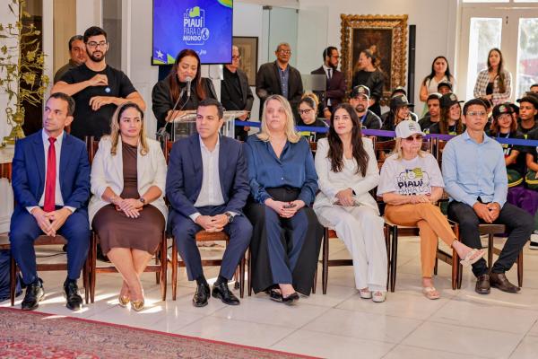 Em recepção aos alunos que farão intercâmbio, governador anuncia que o Seduckathon passa a se chamar