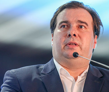 Lei de abuso só atinge quem passa do limite, diz Rodrigo Maia