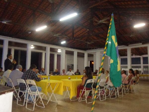 Auro Costa ministrou palestra sobre tratamento alternativo do c&acirc;ncer em Floriano.(Imagem:FlorianoNews)