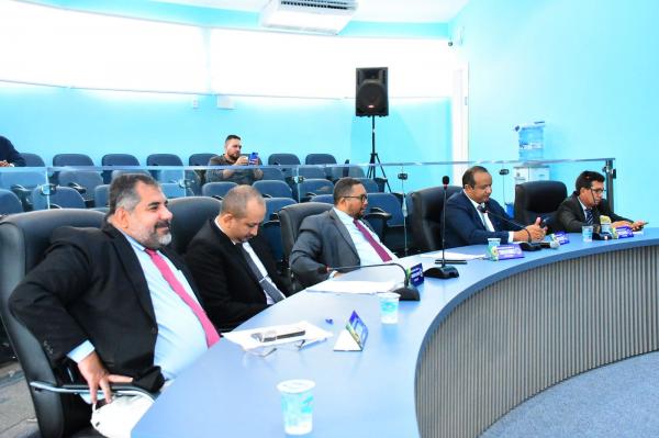 Câmara de Floriano encerra sessão sem votar os projetos da pauta do dia(Imagem:CMF)