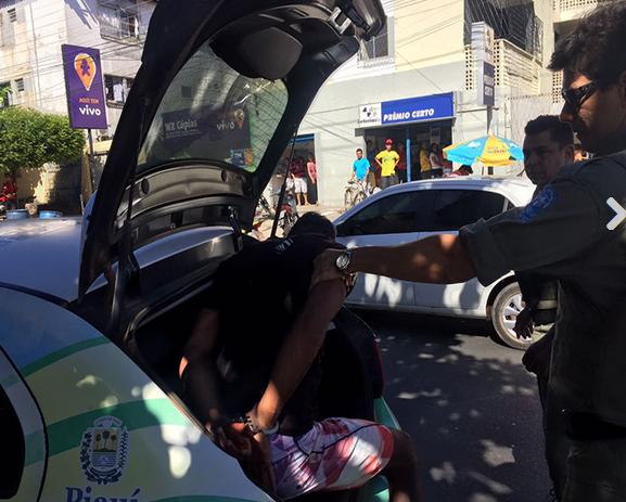 Cliente pede ajuda e mototáxi captura suspeito de assalto