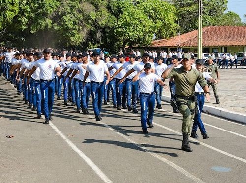 Governador anuncia convocação de 500 PMs neste ano e concurso com 400 vagas para a Polícia Penal