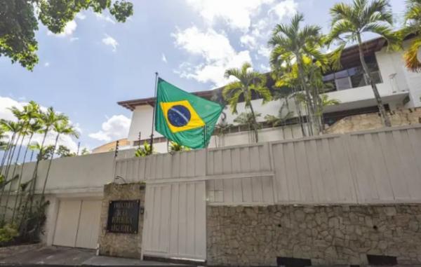 Brasil vai deixar a representação da embaixada da Argentina na Venezuela(Imagem:HENRY CHIRINOS/EPA-EFE/REX/Shutterstock)