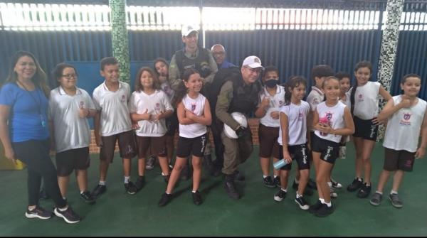 Escola Pequeno Pr&iacute;ncipe agradece presen&ccedil;a de policiais militares em seu ambiente educacional(Imagem:Reprodu&ccedil;&atilde;o/Instagram )