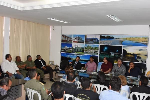 Prefeitura Municipal promove reunião com entidades competentes para discurtir segurança pública
