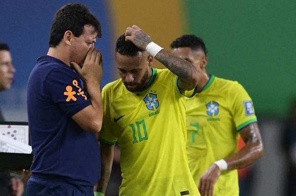 Fernando Diniz e Neymar em Brasil x Bol&iacute;via.(Imagem: Carl de Souza/AFP)