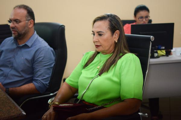 Reunião na Câmara Municipal de Floriano discute a LOA 2024.(Imagem:CMF)