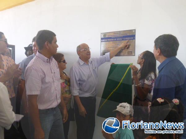 Wellington Dias inaugura quadra poliesportiva em S&atilde;o Jos&eacute; do Peixe.(Imagem:FlorianoNews)