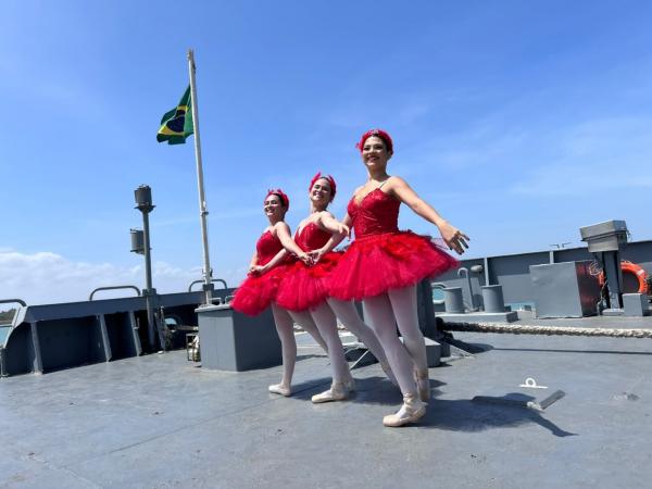 Alunos de ballet cl&aacute;ssico(Imagem:Divulga&ccedil;&atilde;o)