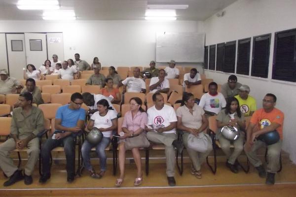 Minist&eacute;rio da Sa&uacute;de autoriza vacina&ccedil;&atilde;o anti-r&aacute;bica.(Imagem:FlorianoNews)