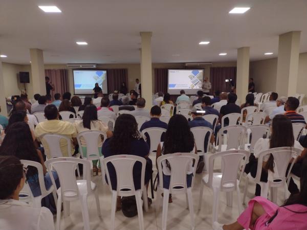 Projeto do Complexo Fotovoltaico Floriano &eacute; apresentado e discutido em Audi&ecirc;ncia P&uacute;blica(Imagem:FlorianoNews)
