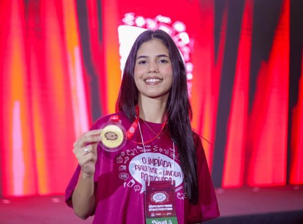 Seduc premia medalhistas da II Olimpíada Piauiense de Língua Portuguesa.(Imagem:Divulgação)