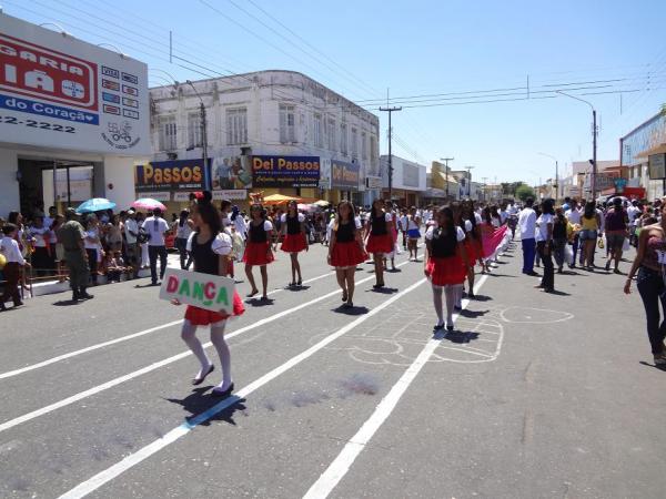 Floriano comemorou o Dia da P&aacute;tria com desfile c&iacute;vico.(Imagem:FlorianoNews)