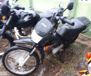 Motocicleta abandonada com chave na ignição é recolhida pela PM de Floriano