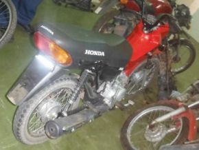 Moto roubada é recuperada pela Polícia Militar no bairro Alto da Guia