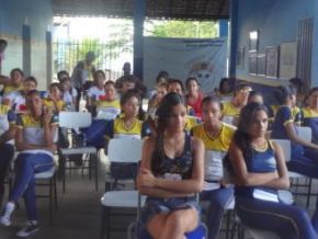 Reunião sobre eleição do Grêmio Estudantil é realizada na escola Djalma Nunes
