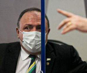 Covaxin: Bolsonaro alertou Pazuello sobre denúncia um dia antes de o ex-ministro ser demitido