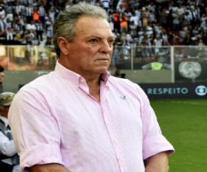 Abel e Fla discutem comissão técnica para firmar acerto