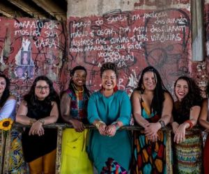 Grupo Samba de Dandara se eleva em álbum altivo e ativista que exalta a força ancestral da mulher