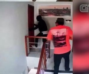 Vídeo mostra suspeitos de assalto envolvendo digital influencer fugindo de casa em Teresina
