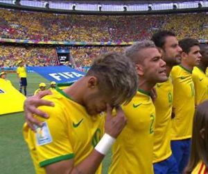 Neymar, sobre choro no hino: "Vivi uma das maiores emoções da vida"