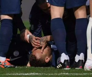 Técnico do PSG diz que Neymar está fora da volta contra Bayern na Champions