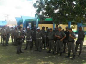 Operação conjunta das policias de Floriano previne a crimes na área do Mercado Central