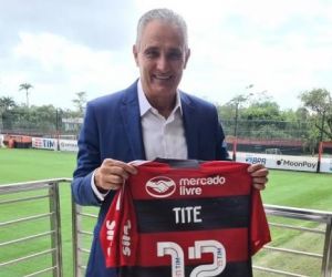 Novo técnico do Flamengo, Tite vai ao Ninho do Urubu e projeta: "Ser melhor do que os outros"