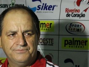 Técnico do River-PI lamenta partida no Lindolfo, mas não vê desvantagem