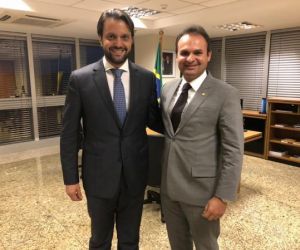 Ministro das Cidades visita Oeiras e Floriano para liberar recursos para obras