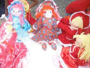 Coopeartes promoveu mostra de artesanato na Praça Dr. Sebastião Martins
