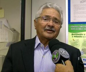 Aliado de Bolsonaro, Elmano deve indicar nome para cargo federal