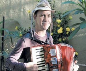 Vagner Ribeiro lança música em homenagem à Procissão das Sanfonas