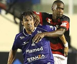 Após anunciar Leandro Kível, Altos vê negociação ruir e desiste do atacante