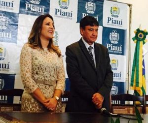 Rejane assume Seduc, lança pacote e quer reduzir analfabetismo para 15%