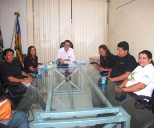 Prefeito Gilberto Júnior se reúne com representantes do Conselho Tutelar de Floriano