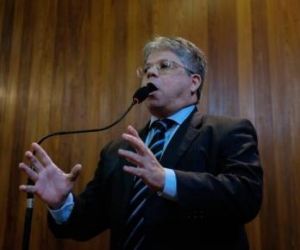 Gustavo Neiva diz que governador tem vergonha de projeto