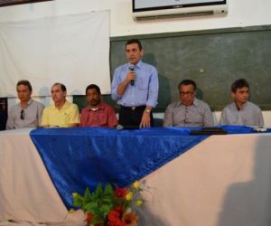 Prefeito se reúne com comerciantes do Mercado do Cruzeiro