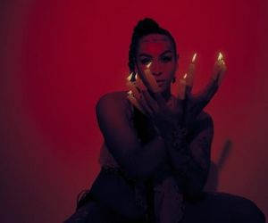 Linn da Quebrada revela a capa do segundo álbum, Trava línguas