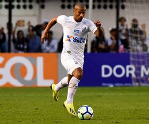 Santos vive indefinição horas antes de jogo contra o Independiente