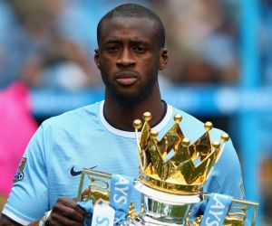 Botafogo negocia com Yaya Touré e prepara resposta ao estafe do volante até quinta-feira