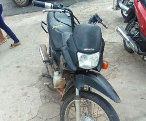 Homem é detido com motocicleta furtada no centro de Floriano