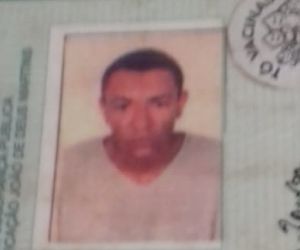 Homem é morto a facadas na cidade de Corrente