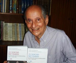 Jairo Severiano (1927 ? 2022), o maior pesquisador musical do Brasil, deixa obras referenciais