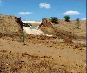 Canal da transposição do São Francisco rompe em Salgueiro; Dano pode ter sido criminoso