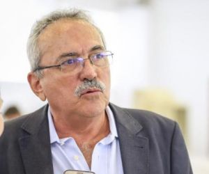 Deputado diz que não esperava expulsão de partido e que decisão foi "autoritária"