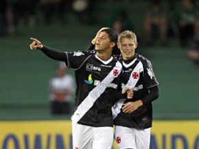 Jovem Romário faz, Vasco derrota o Coritiba e volta a vencer depois de sete partidas