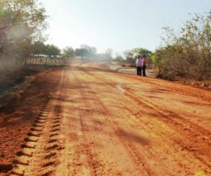 Moradores da Passagem da Nega comemoram construção de estrada