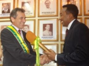 Gilberto Júnior tomou posse do cargo de prefeito em Floriano